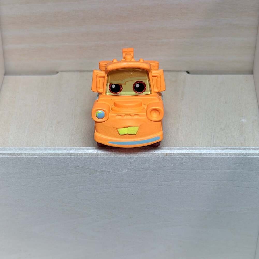 Just Play Disney Doorables Neon Pop Cars Tow Mater Figure